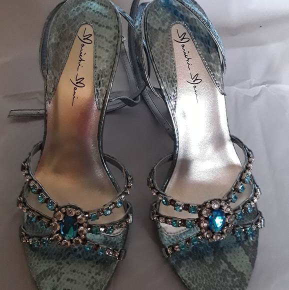 HEELS - Picture 5 of 5